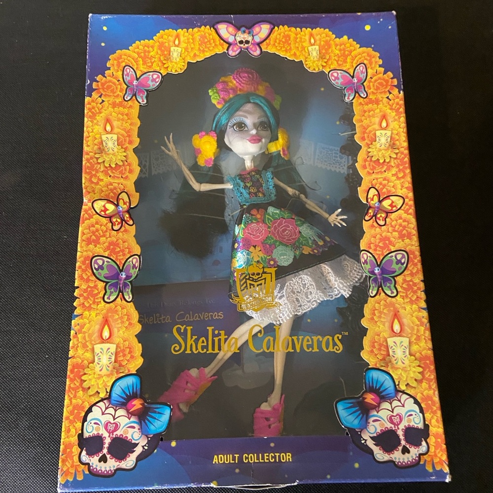 Collectible vintage Monster High Skelita Calaveras Doll - Blue and Pink